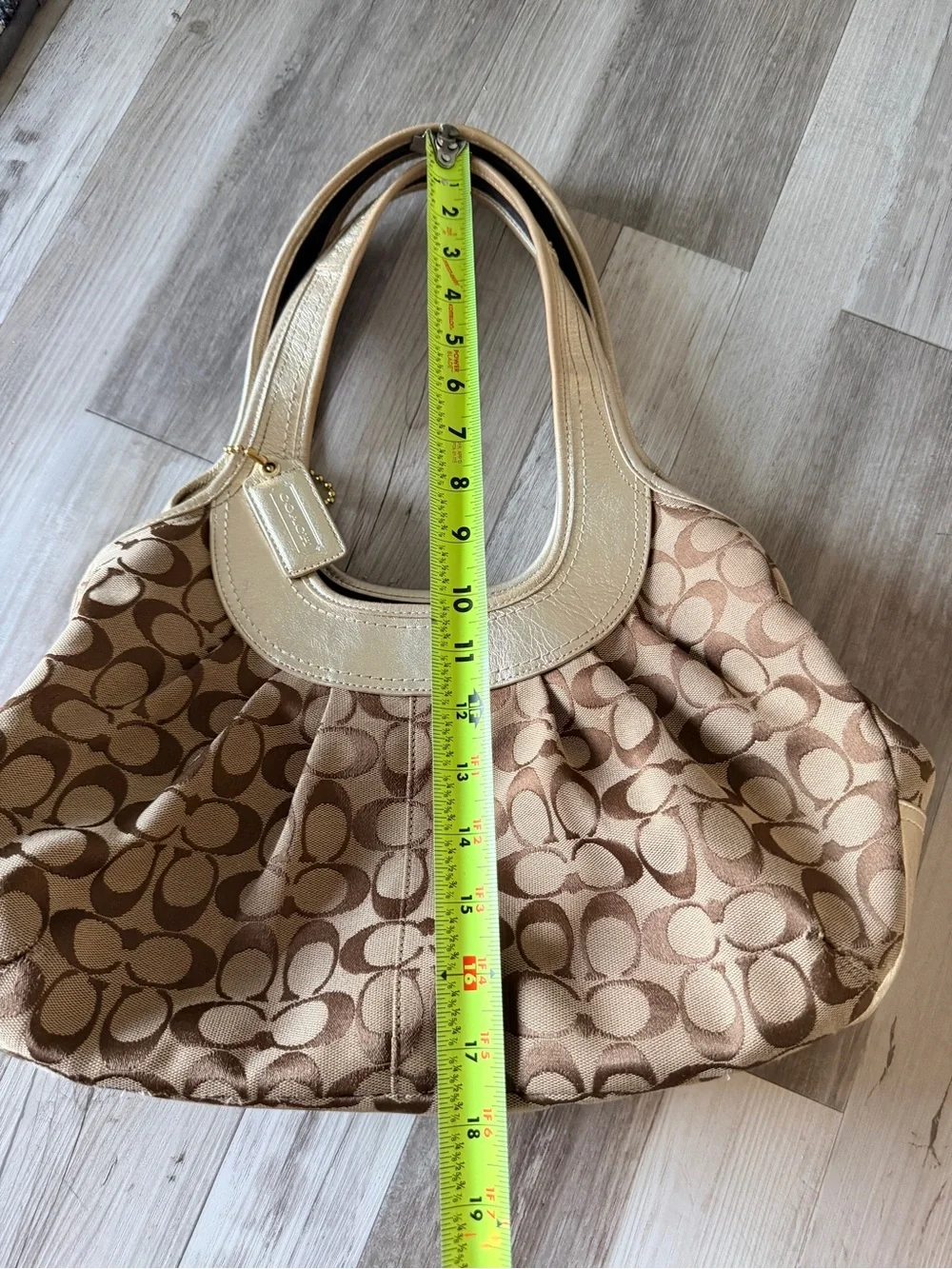 ✨ Coach Ergo Signature Pleated Shoulder Bag – Gold/Tan – Excellent Condition ✨